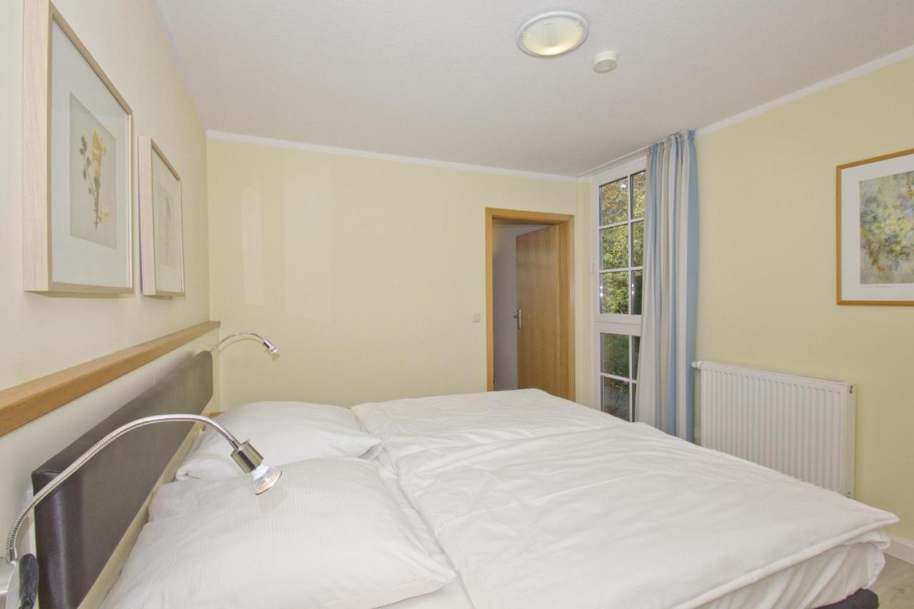 Fewo Mit Terrasse, Gratis Nutzung Vom Ahoi Erlebnisbad Und Sauna In Sellin - Haus Blick Zur See Fewo 13 Goehren  Buitenkant foto